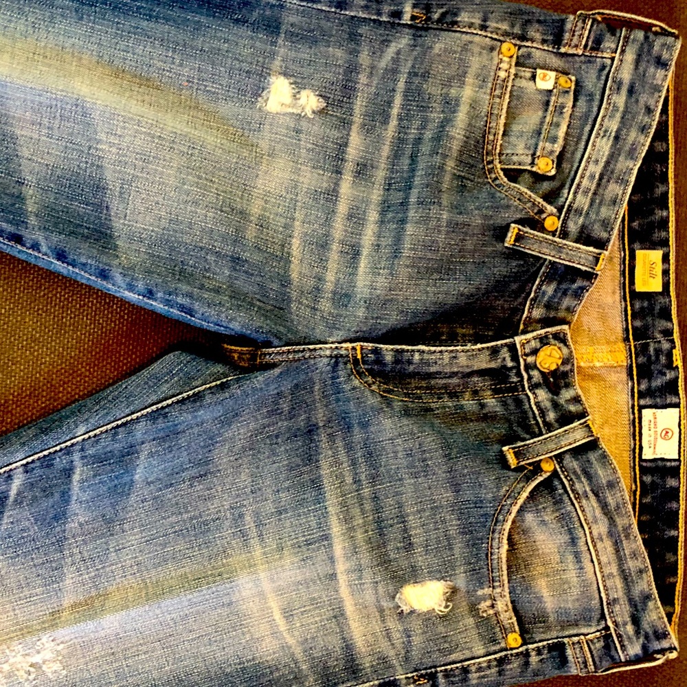 AG The Stilt Cigarette Leg Distressed Jean